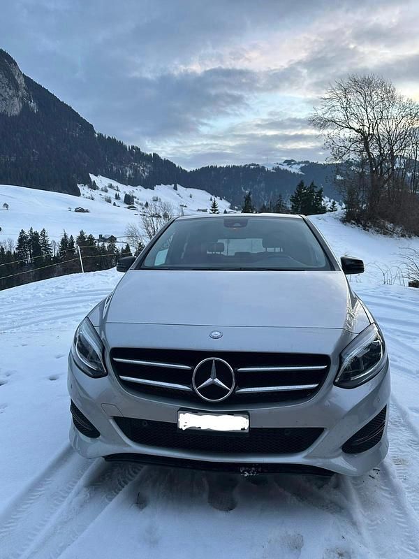 Gebraucht Mercedes B220 Style 177 PS (130 kW) 2016 Van / Kleinbus