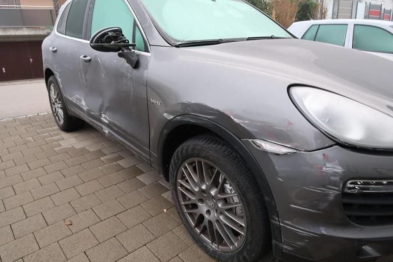 Gebraucht 2013 Porsche Cayenne S E-Hybrid SUV | CHF 12’999 - Bild 1/4