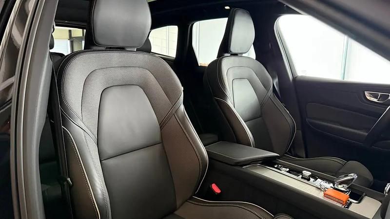 Gebraucht Volvo XC60 Plus 253 PS (186 kW) 2025 Schwarz SUV