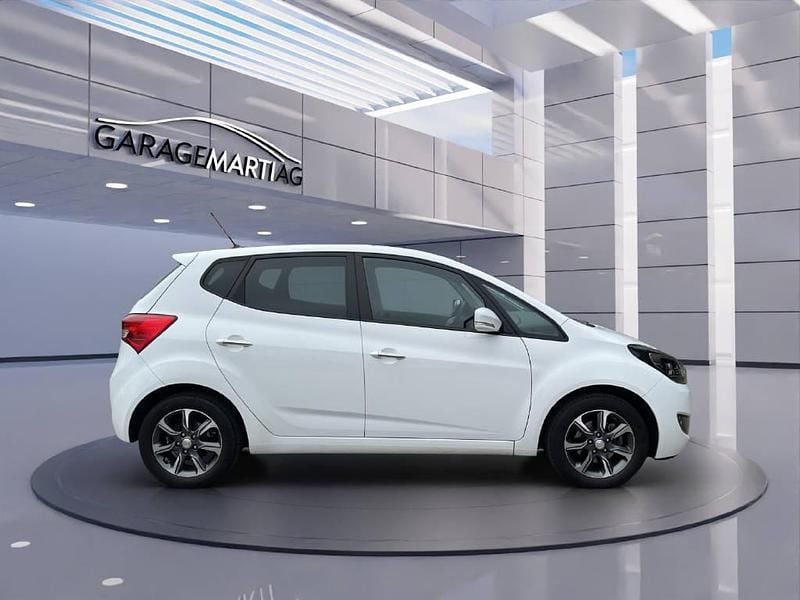 Gebraucht Hyundai ix20 125 PS (91 kW) 2016 Weiss Kleinwagen