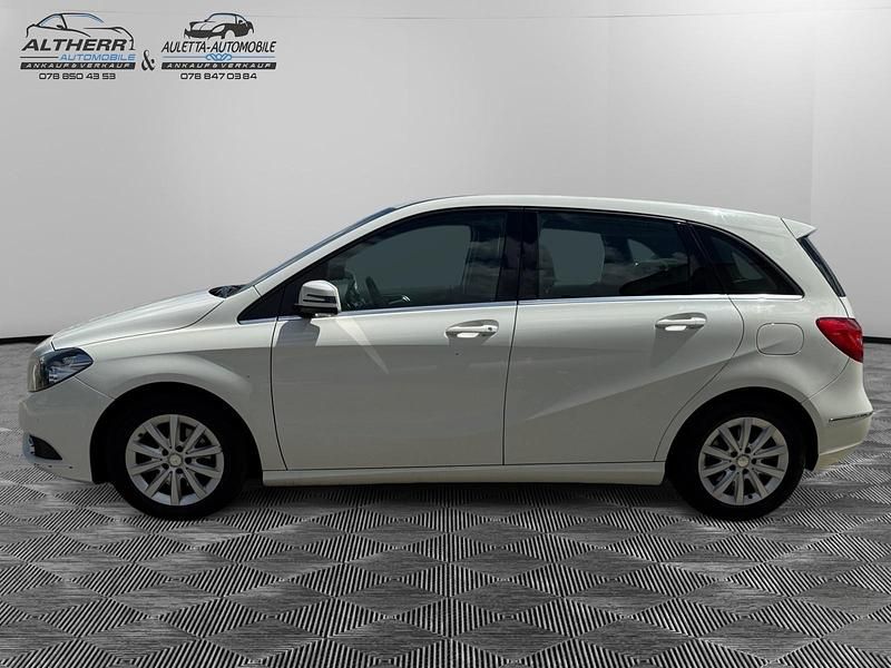 Gebraucht Mercedes B220 170 PS (125 kW) 2015 Van / Kleinbus