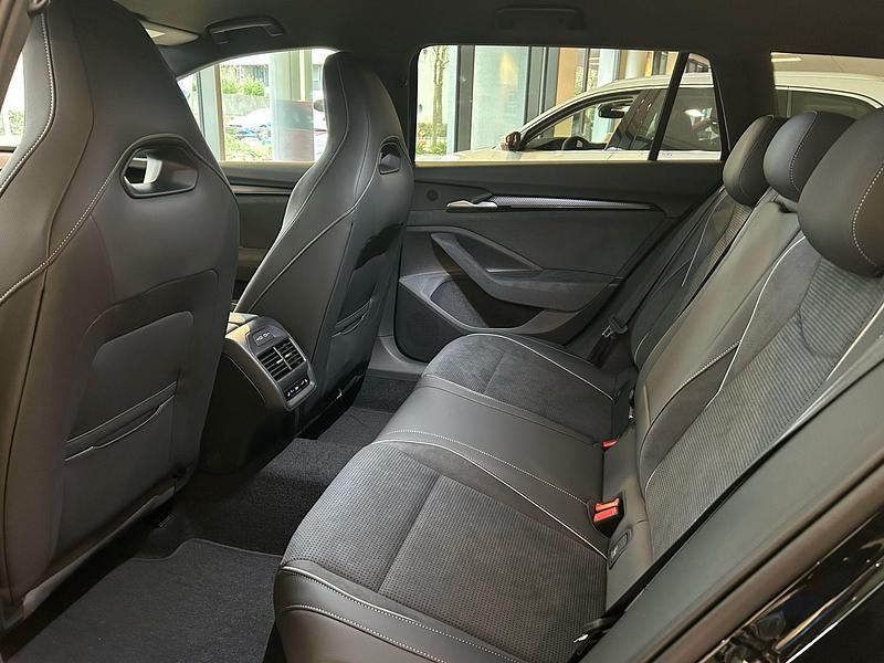 Gebraucht Skoda Superb SportLine 204 PS (150 kW) 2025 Schwarz Kombi