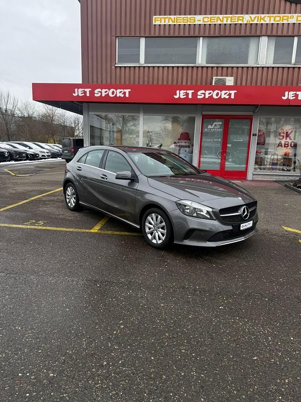 Gebraucht Mercedes A180 Style 122 PS (89 kW) 2016