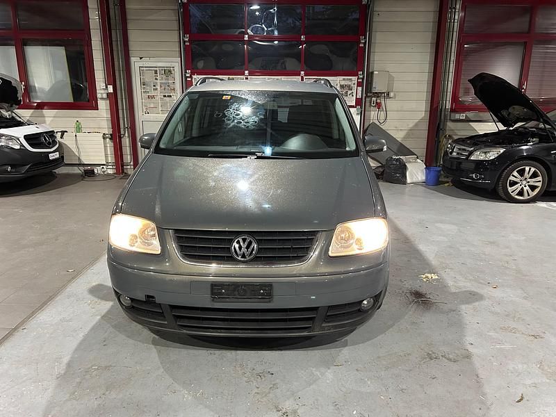 Gebraucht VW Touran 115 PS (84 kW) 2005 Van / Kleinbus