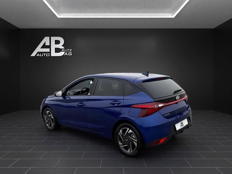 Gebraucht Hyundai i20 100 PS (73 kW) 2023 Kleinwagen
