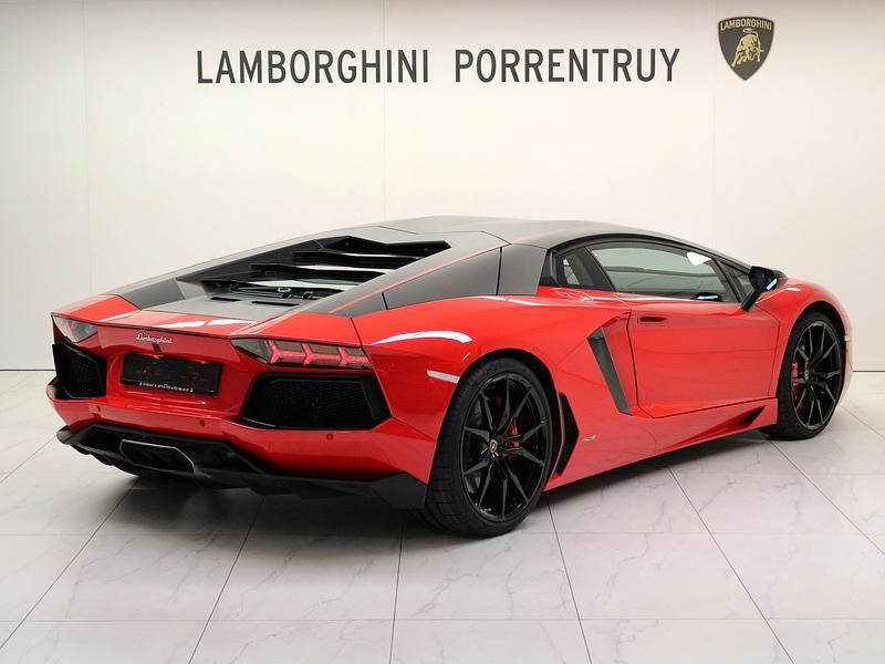 Gebraucht Lamborghini Aventador 700 PS (514 kW) 2016 Rot Coupé