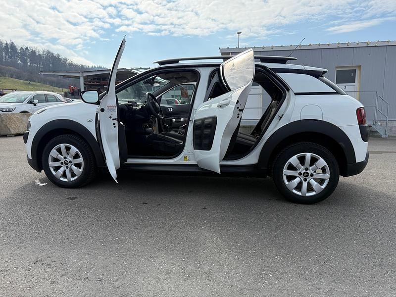 Gebraucht Citroën C4 Cactus Shine 110 PS (80 kW) 2016 Kleinwagen