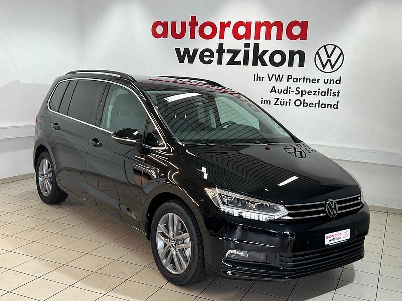 Neu VW Touran Comfortline 150 PS (110 kW) 2025 Schwarz Van / Kleinbus