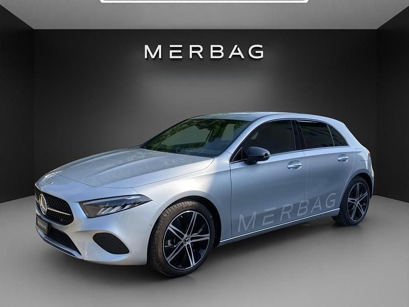 Silber Gebraucht 2024 Mercedes A180 Limousine | CHF 36’900 (Teuer) - Bild 1/4