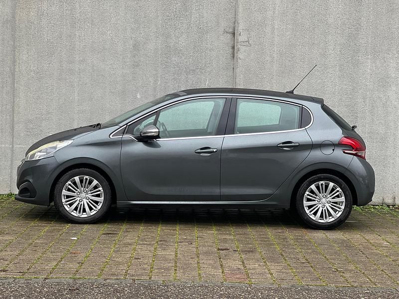 Gebraucht Peugeot 208 Allure 110 PS (80 kW) 2017 Kleinwagen