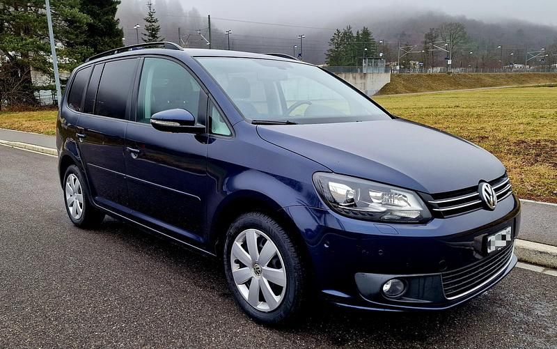 Gebraucht VW Touran Highline 105 PS (77 kW) 2011 Van / Kleinbus