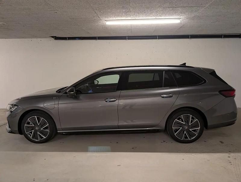 Neu Skoda Superb SportLine 204 PS (150 kW) 2025 Other Kombi