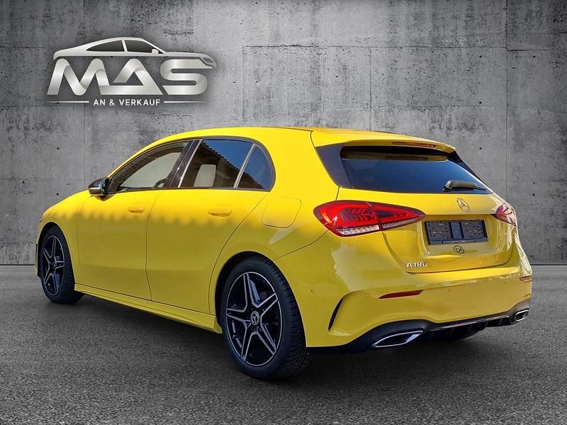 Gebraucht Mercedes A180 AMG line 136 PS (100 kW) 2021 Limousine