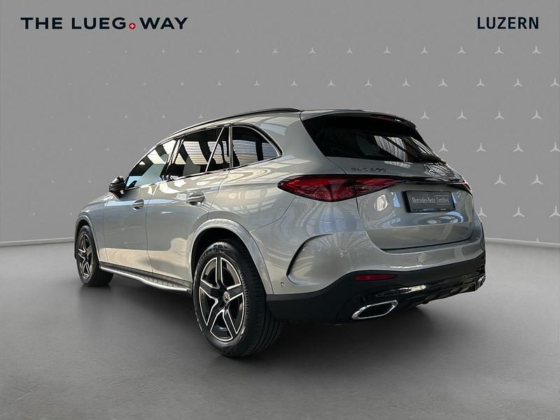 Gebraucht Mercedes GLC200 204 PS (150 kW) 2024 Silber SUV