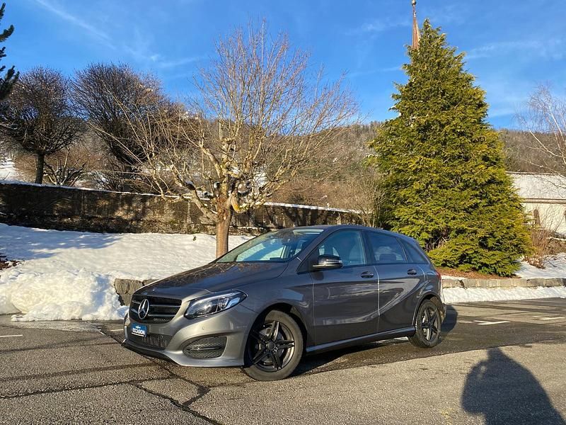 Gebraucht Mercedes B220 Style 177 PS (130 kW) 2017 Grau Van / Kleinbus