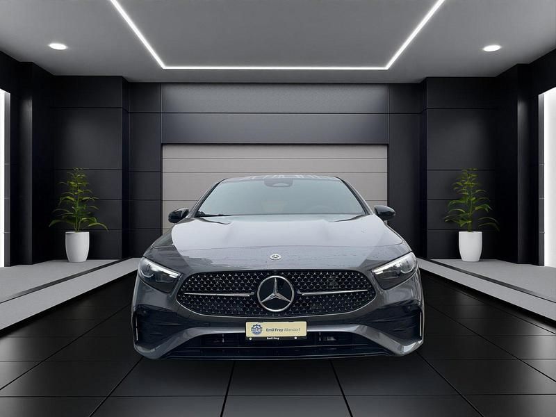 Neu Mercedes A200 AMG line 177 PS (130 kW) 2025 Grau Limousine