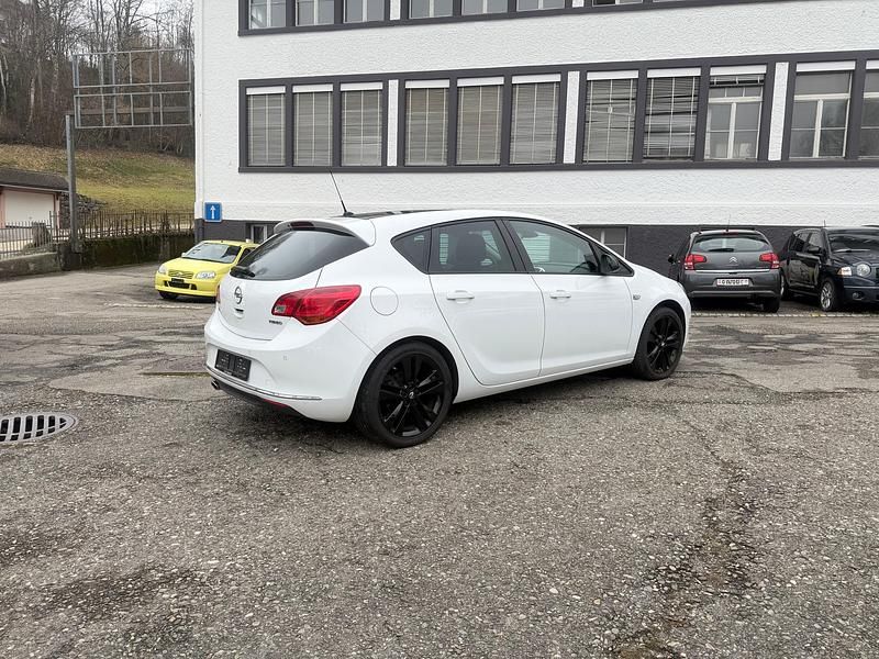 Gebraucht Opel Astra drive 140 PS (102 kW) 2015