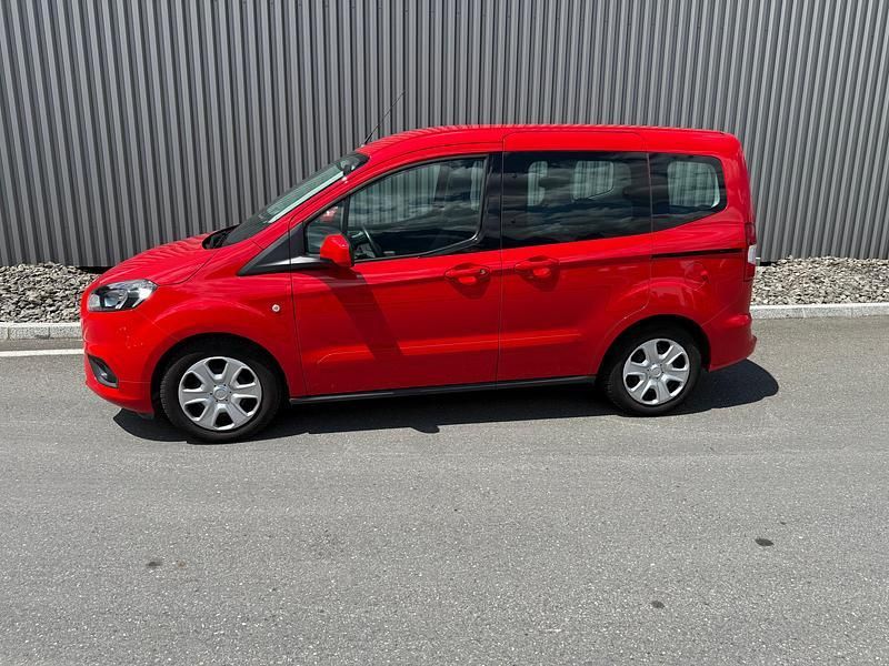 Gebraucht Ford Tourneo Courier Trend 100 PS (73 kW) 2019 Van / Kleinbus