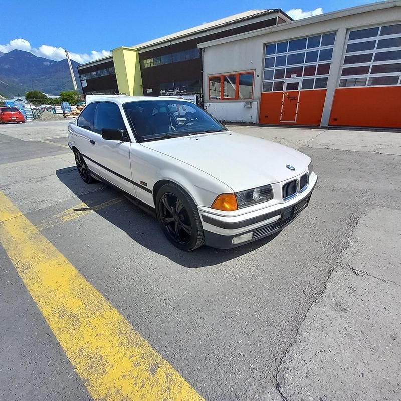 Gebraucht BMW 318 140 PS (102 kW) 1994 Coupé