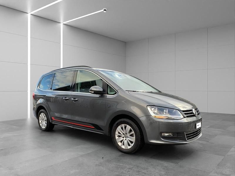 Gebraucht VW Sharan Comfortline 177 PS (130 kW) 2019 Grau Van / Kleinbus