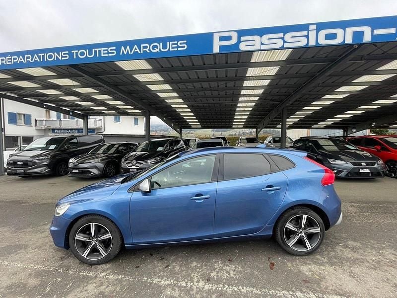 Gebraucht Volvo V40 R-Design Kinetic 120 PS (88 kW) 2017 Limousine