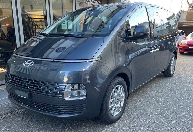 Grau Neu 2025 Hyundai Staria Van / Kleinbus | CHF 49’900 (Fairer Preis) - Bild 1/4