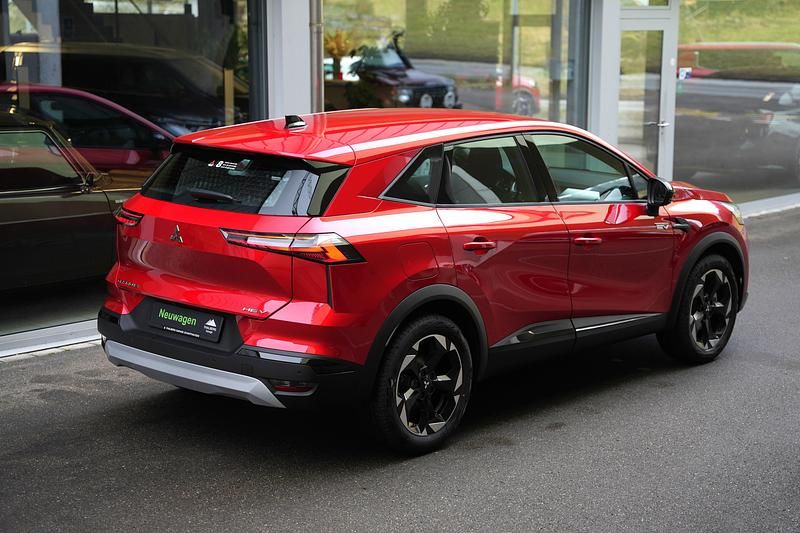 Neu Mitsubishi Grandis Invite+ 158 PS (116 kW) 2026 Rot SUV