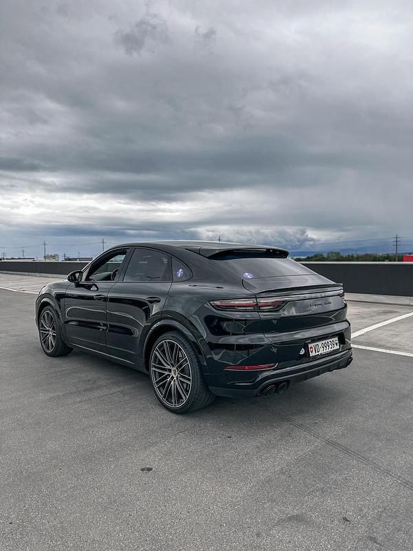 Gebraucht 2019 Porsche Cayenne Turbo SUV | CHF 97’000 (Etwas zu teuer) - Bild 1/4