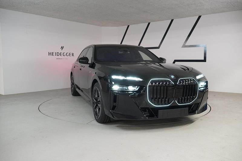 Neu BMW 740 Comfort Edition 299 PS (219 kW) 2025 Schwarz Limousine