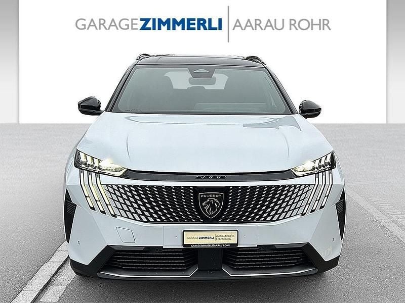 Neu Peugeot 5008 GT 136 PS (100 kW) 2025 Weiss Van / Kleinbus