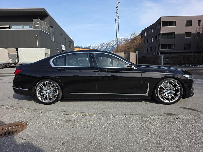 Gebraucht BMW 750 530 PS (389 kW) 2019 Limousine