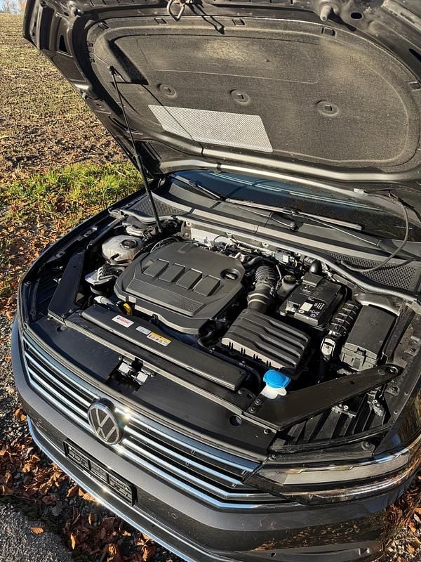 Gebraucht VW Passat Elegance 200 PS (147 kW) 2021