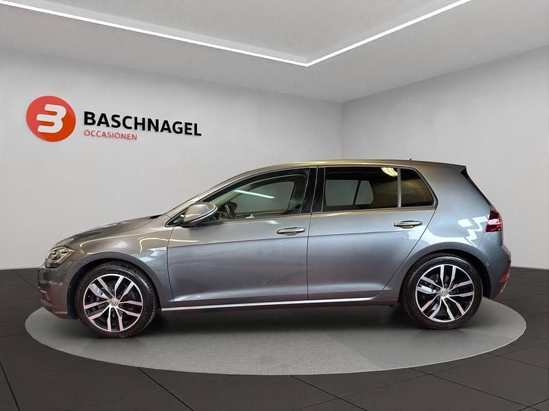 Gebraucht VW Golf VII Comfortline 130 PS (95 kW) 2019 Grau Limousine