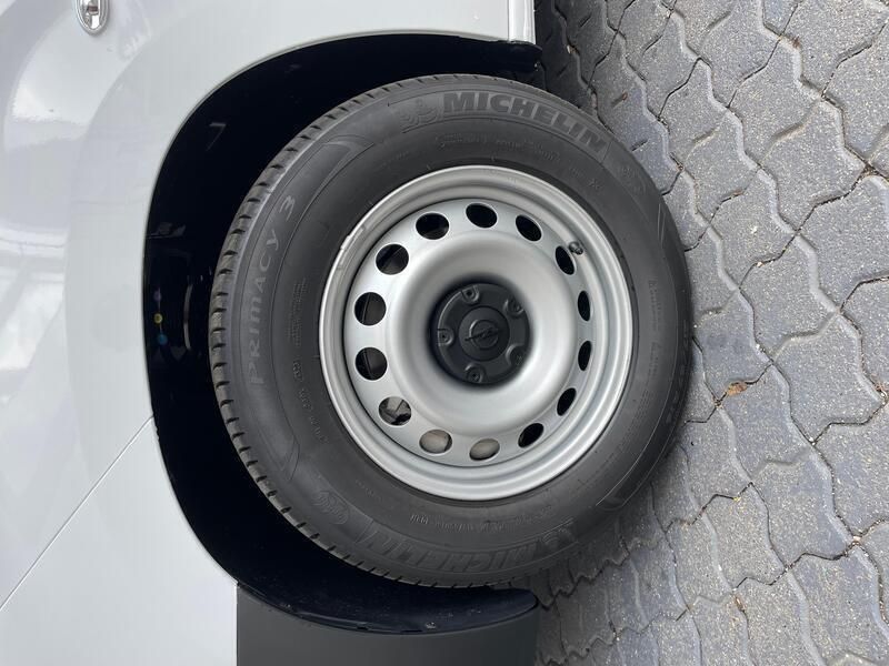 Gebraucht Opel Combo-e Life 100 kW (136 PS) 2023 Weiss Limousine