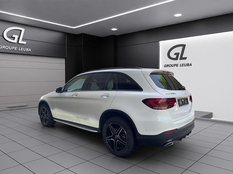 Gebraucht Mercedes GLC300e AMG line 319 PS (234 kW) 2021 Weiss SUV