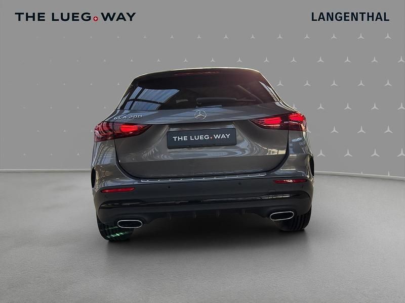 Neu Mercedes GLA200 Night 163 PS (119 kW) 2026 Grau SUV