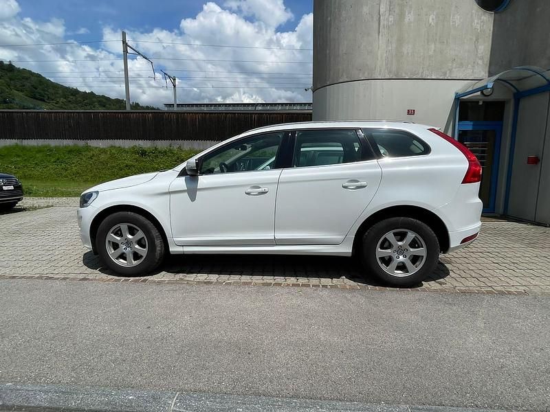 Gebraucht Volvo XC60 R-Design Summum 240 PS (176 kW) 2014 SUV