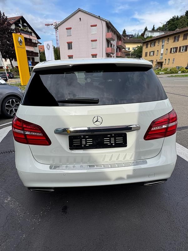Gebraucht Mercedes B250 AMG line 211 PS (155 kW) 2016 Van / Kleinbus