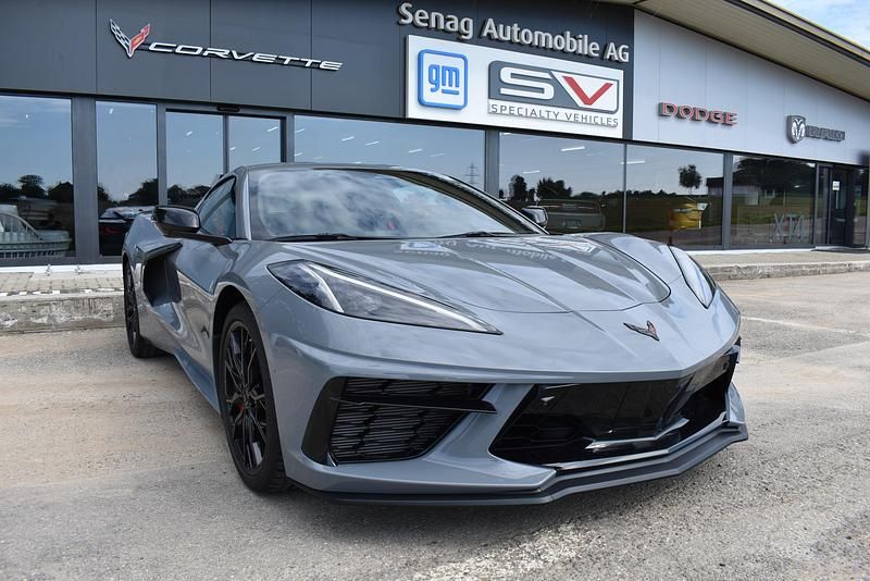 Neu Chevrolet Corvette Stingray 482 PS (354 kW) 2025 Grau Coupé