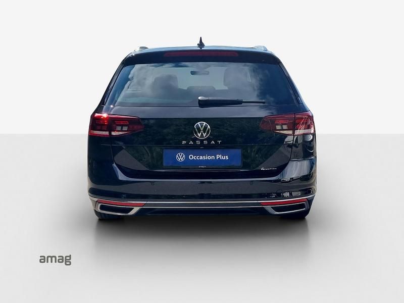 Gebraucht VW Passat Elegance 200 PS (147 kW) 2024 Deepblack perleffekt Kombi