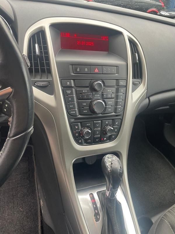 Gebraucht Opel Astra Sport 140 PS (102 kW) 2013