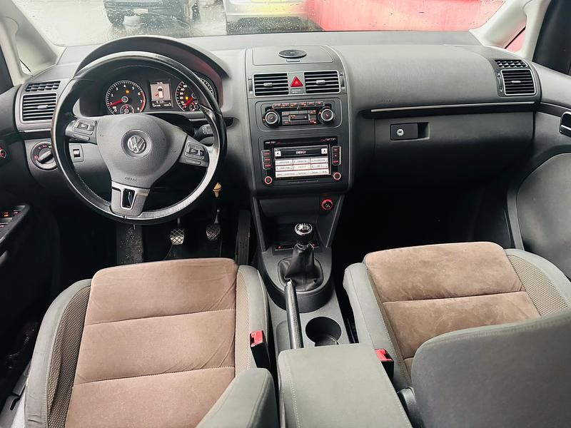 Gebraucht VW Touran Highline 140 PS (102 kW) 2011 Van / Kleinbus