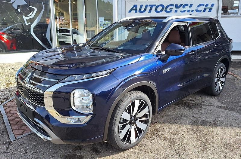 Neu Mitsubishi Outlander P-HEV Instyle 306 PS (225 kW) 2026 Blau Kombi