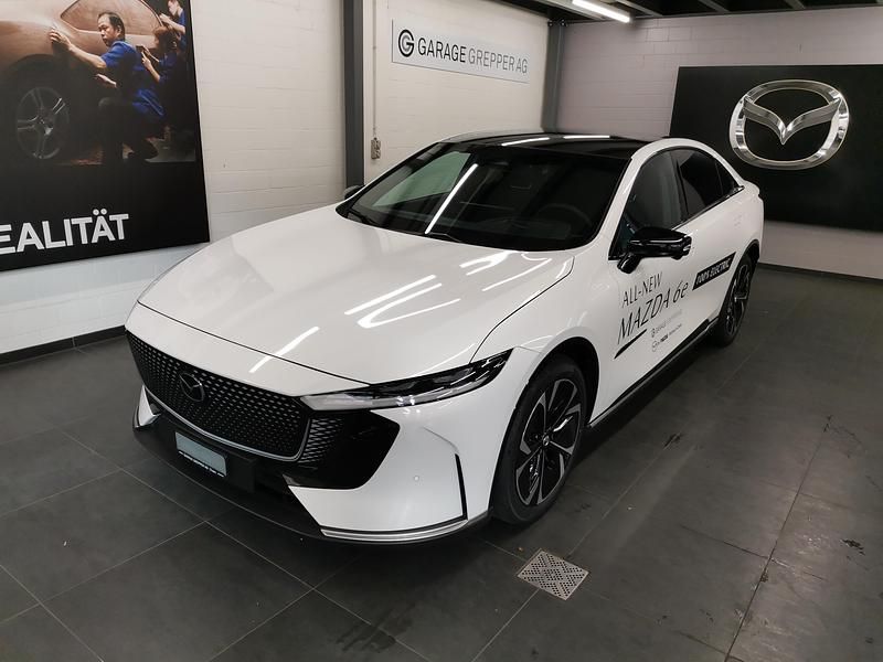 Weiss Gebraucht 2025 Mazda 6e Takumi-Line Limousine | CHF 40’900 (Fairer Preis) - Bild 1/4