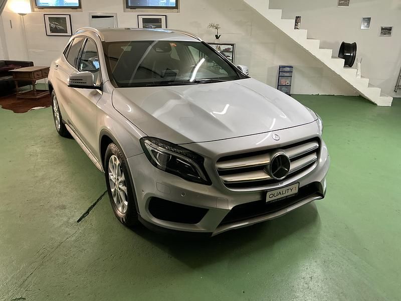 Gebraucht Mercedes GLA250 AMG line 211 PS (155 kW) 2016 SUV