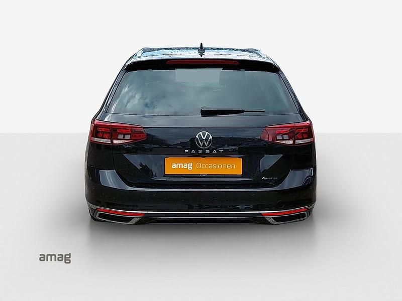 Gebraucht VW Passat Elegance 200 PS (147 kW) 2022 Deepblack perleffekt Kombi