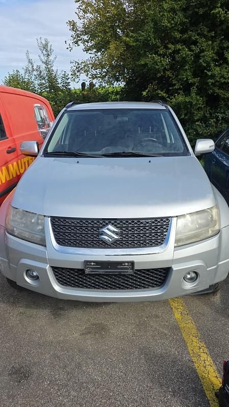 Gebraucht 2010 Suzuki Grand Vitara GL SUV | CHF 2’399 (Fairer Preis) - Bild 1/4