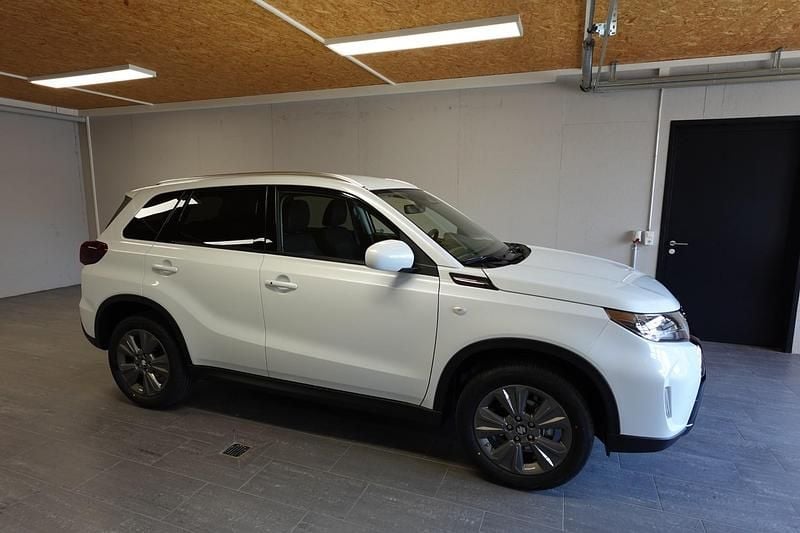 Neu Suzuki Vitara 110 PS (80 kW) 2025 SUV