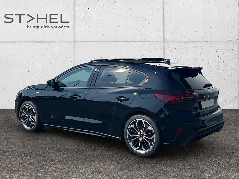 Neu Ford Focus ST-Line X 155 PS (114 kW) 2025 Schwarz Limousine