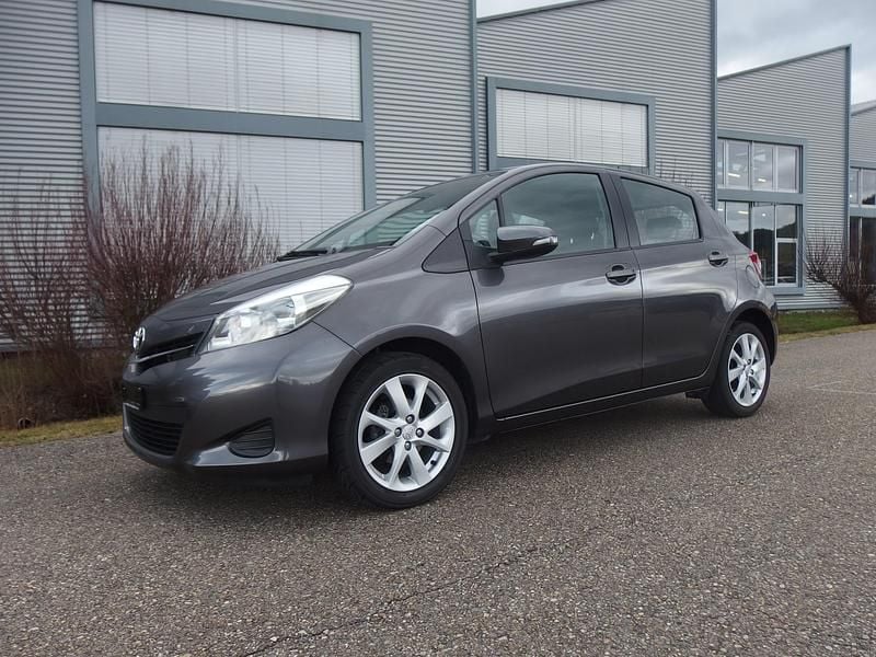 Gebraucht Toyota Yaris 99 PS (72 kW) 2013 Kleinwagen